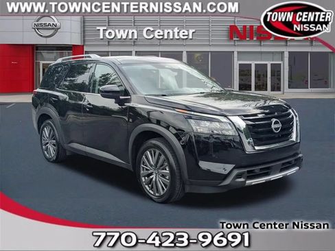 Certified 2025 Nissan Pathfinder SL w/ SL Premium Package FWD image 1