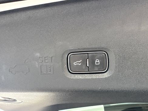 Used 2025 Ford Expedition Tremor AWD/4WD image 22