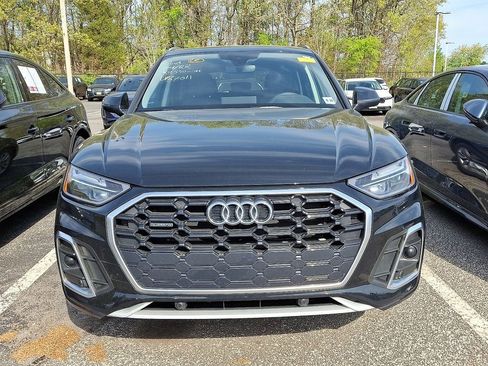 Used 2023 Audi Q5 2.0T Premium w/ Convenience Package AWD/4WD image 2