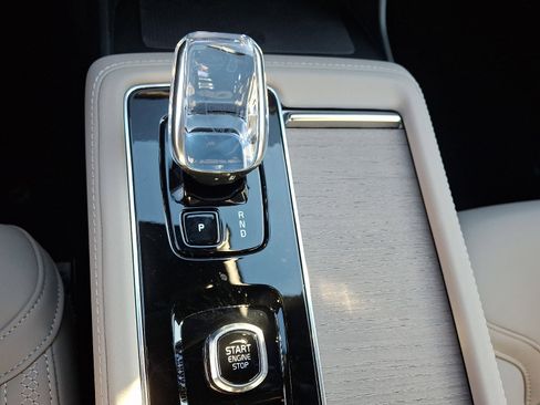 New 2026 Volvo XC90 B6 Plus w/ Protection Package Premier image 8