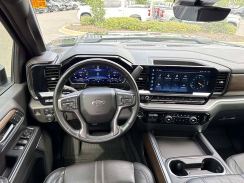 Used 2024 Chevrolet Silverado 2500 High Country w/ Midnight Edition AWD/4WD image 13