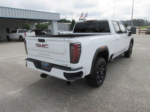 New 2025 GMC Sierra 2500 AT4 image 5