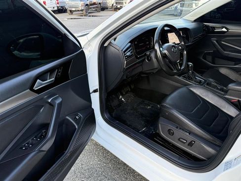 Used 2019 Volkswagen Jetta SEL Premium image 29