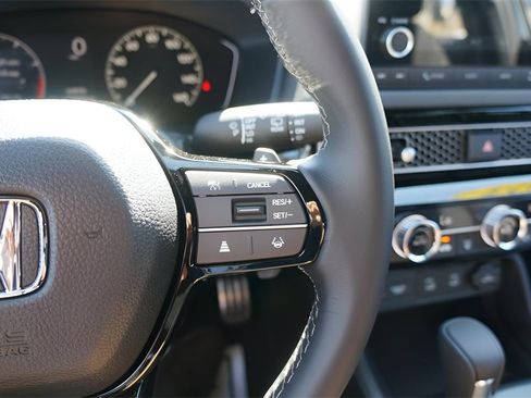 Used 2025 Honda Civic Sport image 12