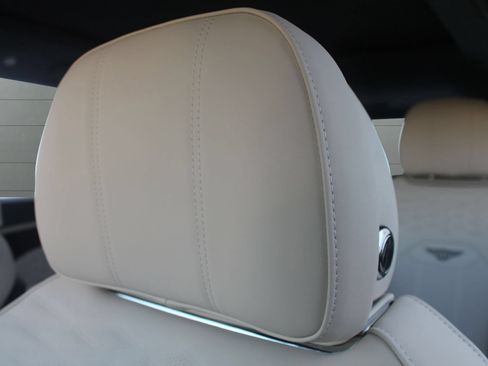 Certified 2024 Bentley Bentayga Extended Wheelbase AWD/4WD image 23