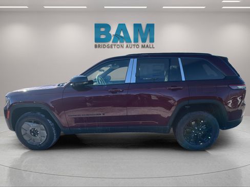 New 2026 Jeep Grand Cherokee Altitude image 4