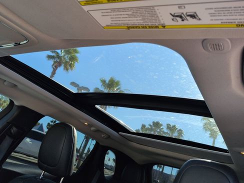 Used 2021 Jeep Cherokee Latitude Lux w/ Sun & Sound Group image 19