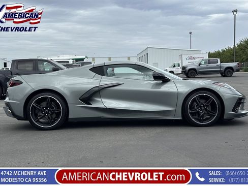 Used 2022 Chevrolet Corvette Stingray Coupe w/ 1LT RWD image 4