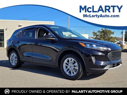 Used 2021 Ford Escape SE w/ Cold Weather Package image 1