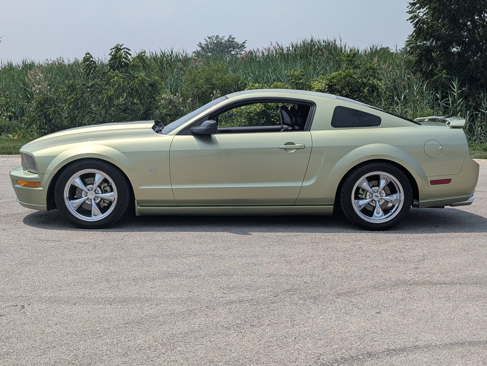 Used 2005 Ford Mustang GT Premium RWD image 19
