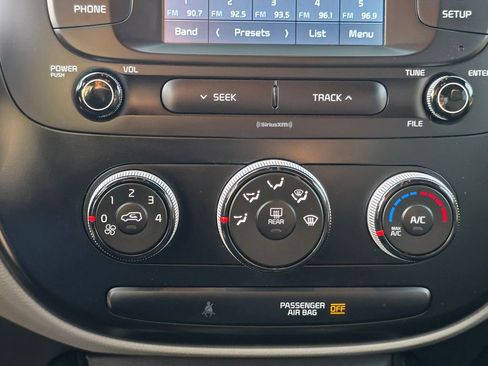 Used 2019 Kia Soul image 24