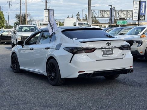 Used 2022 Toyota Camry SE w/ Convenience Package FWD image 6