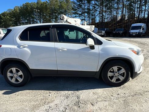 Used 2020 Chevrolet Trax LS w/ Tint and Cruise Package image 7