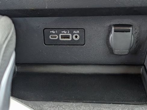 Used 2025 Nissan Altima 2.5 SV image 16