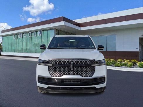 New 2026 Lincoln Navigator Reserve image 9
