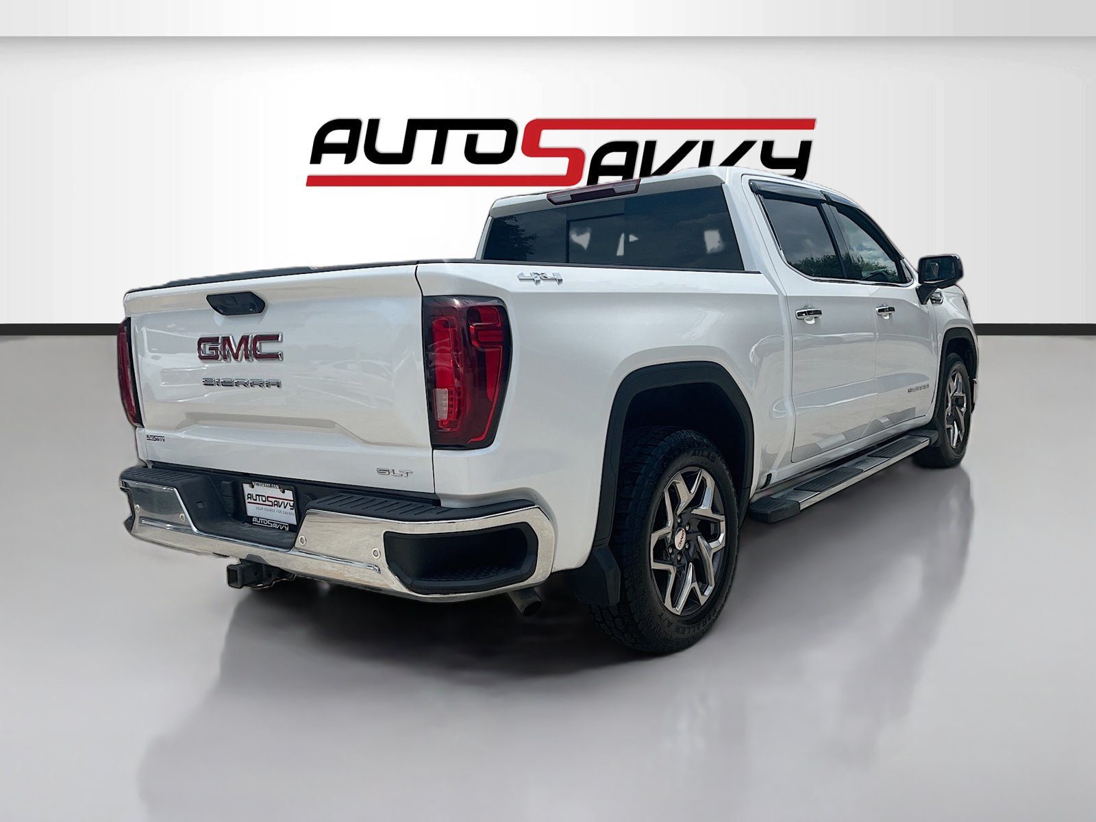 Used 2023 GMC Sierra 1500 SLT w/ SLT Premium Plus Package AWD/4WD image 7