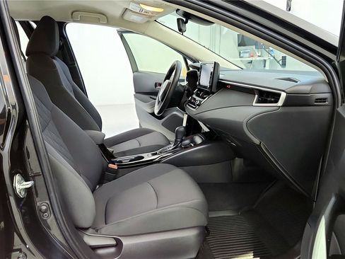 Used 2022 Toyota Corolla LE image 17