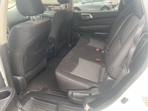 Used 2019 Nissan Pathfinder SV AWD/4WD image 13