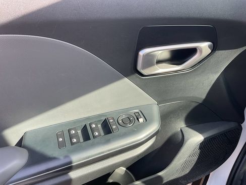 Used 2025 Kia K4 FWD image 22