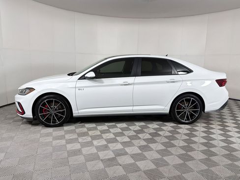 Used 2025 Volkswagen Jetta GLI Autobahn FWD image 2