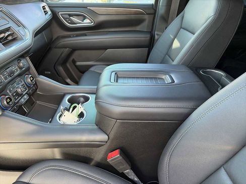 Used 2022 Chevrolet Tahoe LT w/ Luxury Package image 14