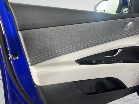 Used 2023 Hyundai Elantra Limited FWD image 26
