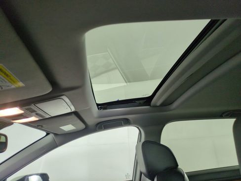 Used 2018 Honda CR-V Touring image 20