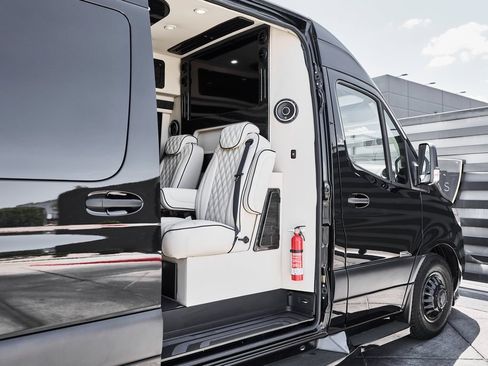 Used 2024 Mercedes-Benz Sprinter 3500 w/ Parking Package image 70