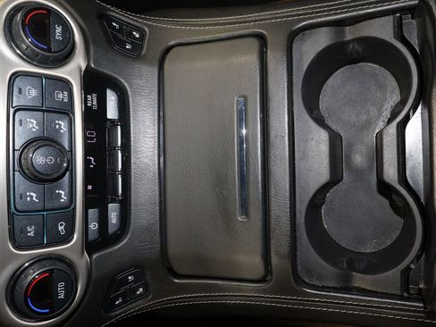 Used 2019 GMC Yukon XL Denali w/ Denali Ultimate Package image 9