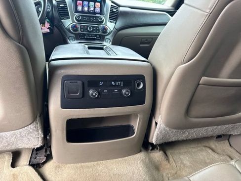 Used 2015 Chevrolet Suburban LT RWD image 16