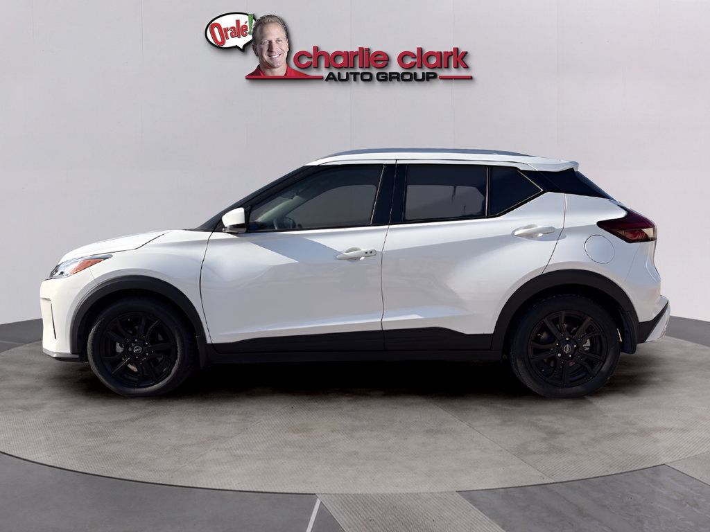 Used 2023 Nissan Kicks SV FWD image 2
