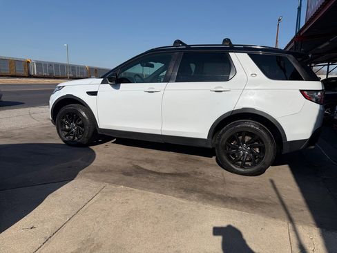 Used 2018 Land Rover Discovery Sport SE image 11