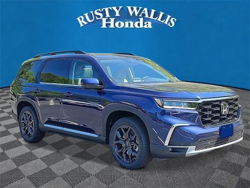 New 2025 Honda Pilot Touring image 1