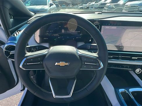 New 2026 Chevrolet Equinox EV LT image 19