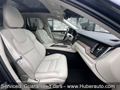 Used 2022 Volvo XC60 B5 Momentum w/ Climate Package AWD/4WD image 14