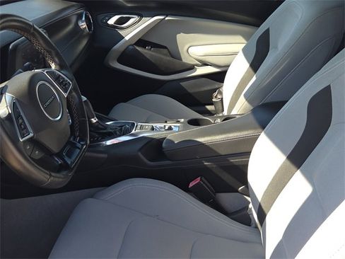Used 2020 Chevrolet Camaro LT image 12