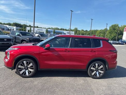 Used 2025 Mitsubishi Outlander SE FWD image 4