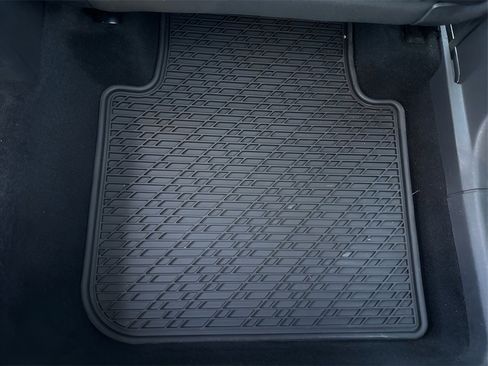 Used 2022 Volkswagen Tiguan SE image 29