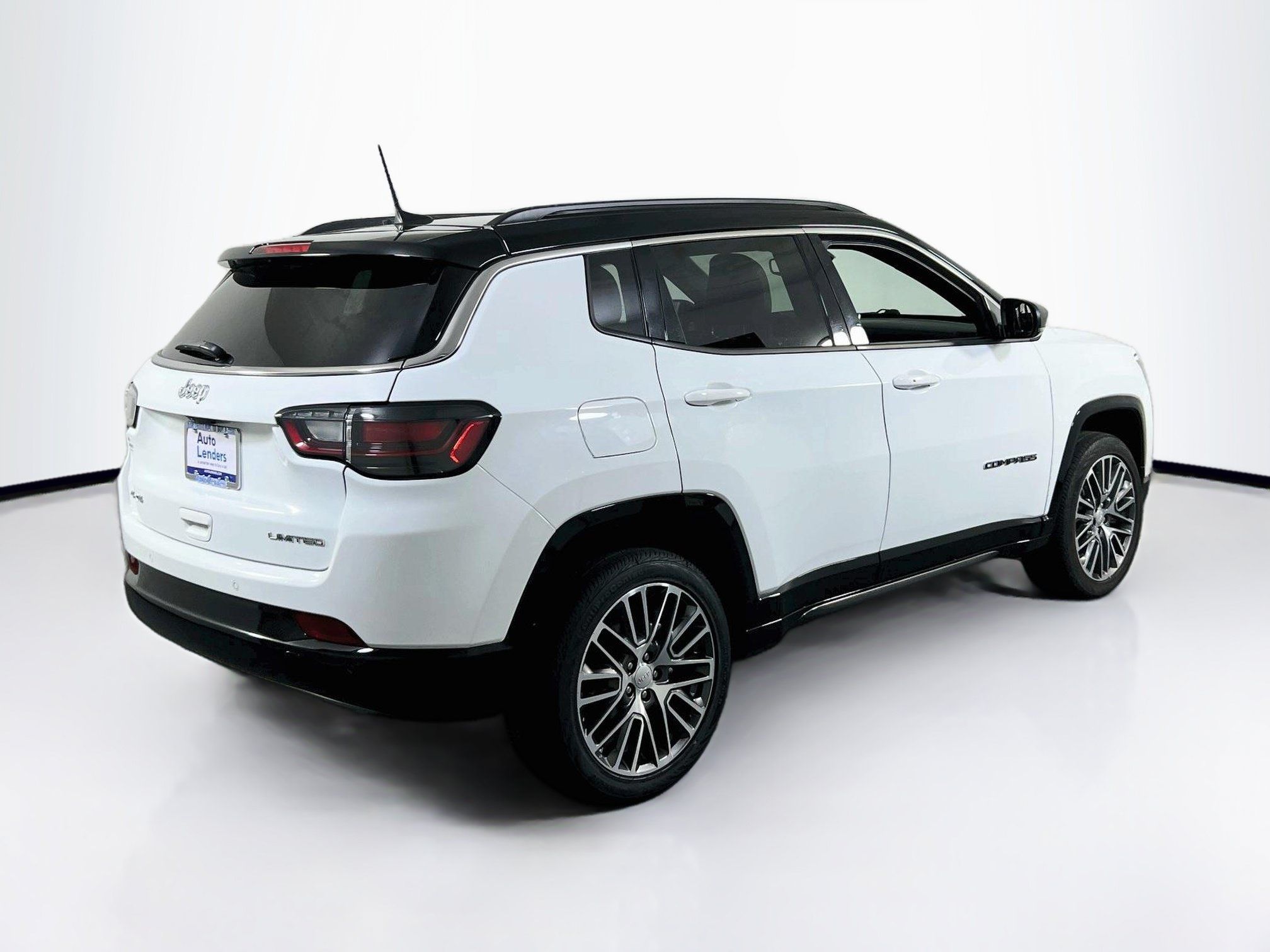 Used 2023 Jeep Compass Limited w/ Elite Group AWD/4WD image 5