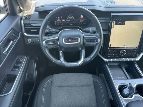 Used 2025 GMC Acadia Elevation image 28