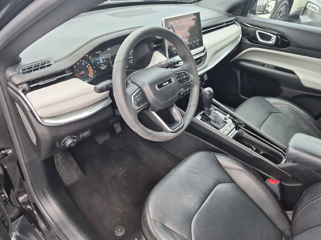 Used 2023 Jeep Compass Limited AWD/4WD image 12
