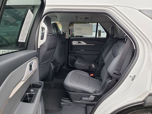 New 2026 Ford Explorer Active image 11