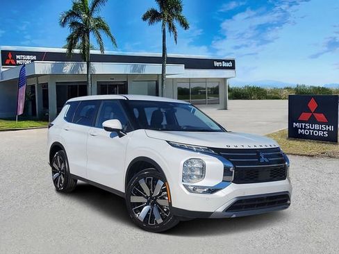 New 2026 Mitsubishi Outlander SE image 1