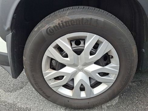 Used 2023 Toyota Corolla Cross L AWD/4WD image 9