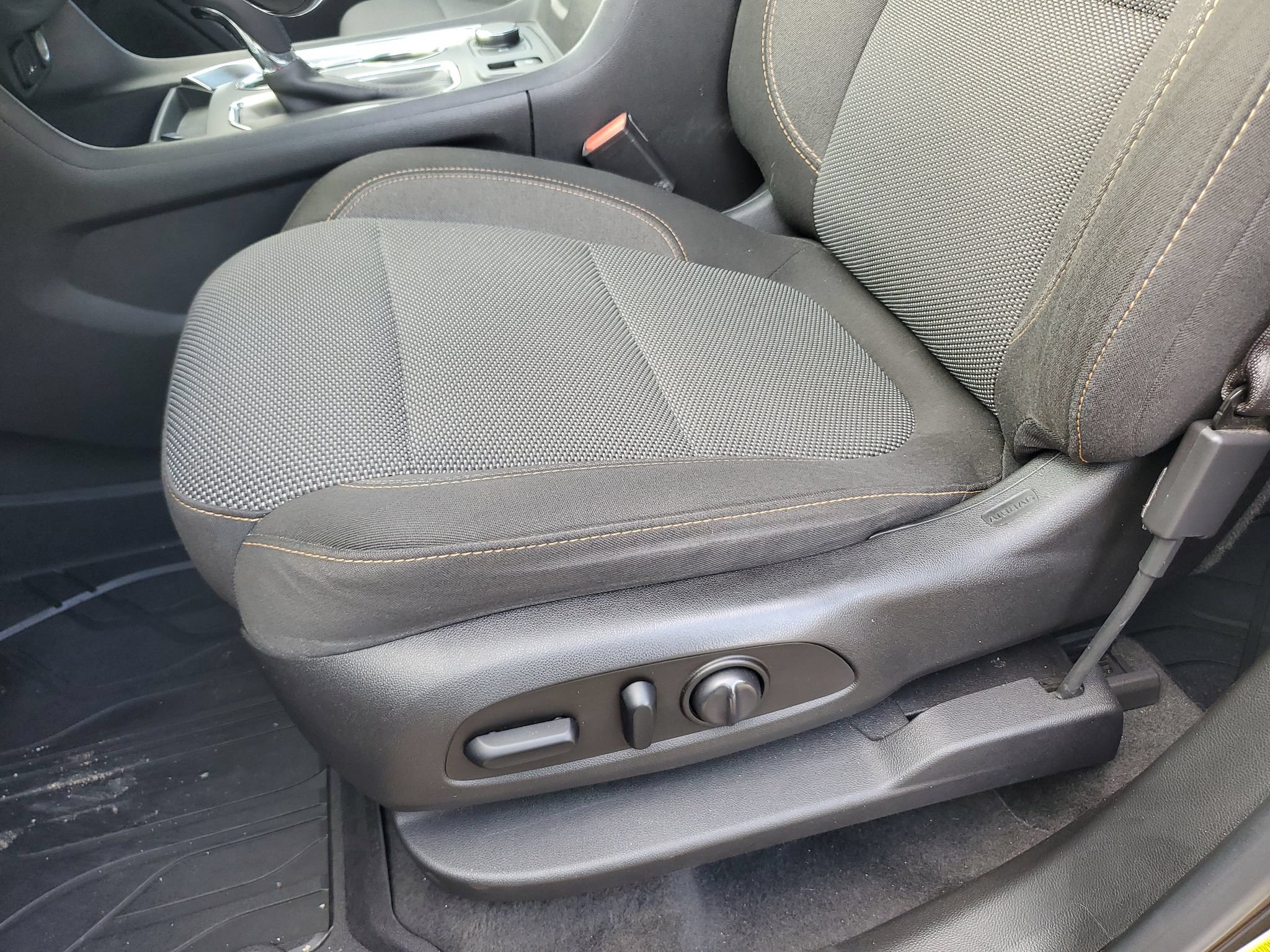 Used 2018 Chevrolet Traverse LT FWD image 15