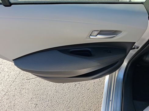 Used 2021 Toyota Corolla LE image 14