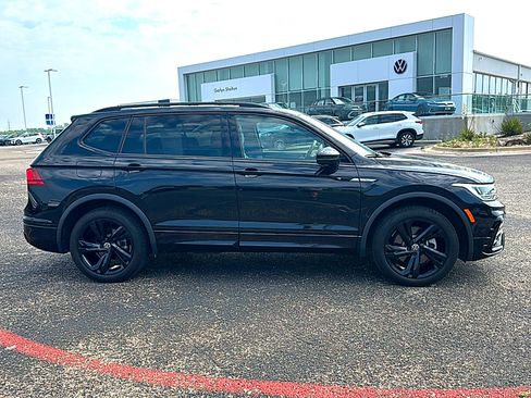 Used 2024 Volkswagen Tiguan SE R-Line w/ MDO Package, Three-Row FWD image 9