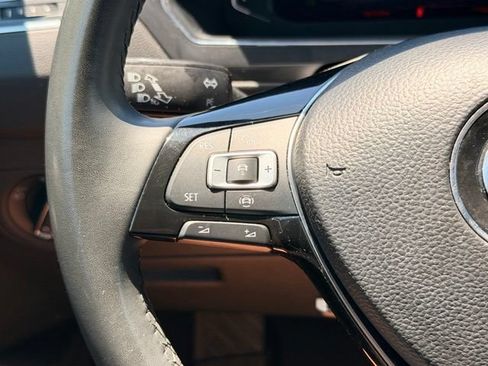 Used 2020 Volkswagen Tiguan SEL FWD image 27