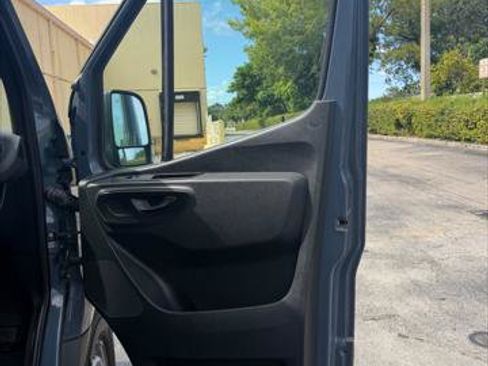 Used 2019 Mercedes-Benz Sprinter 170 image 14