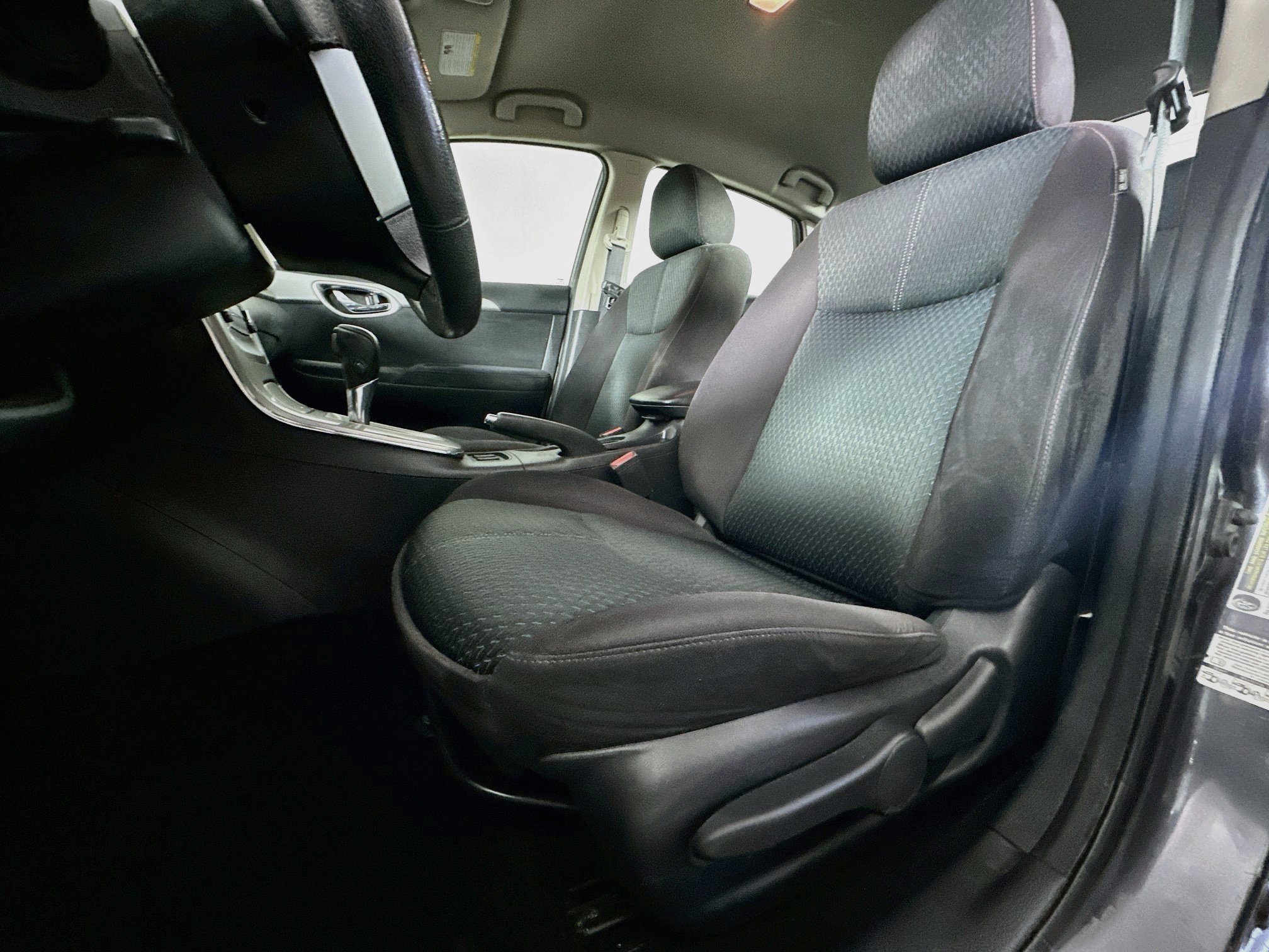 Used 2015 Nissan Sentra SR w/ Protection Package FWD image 13